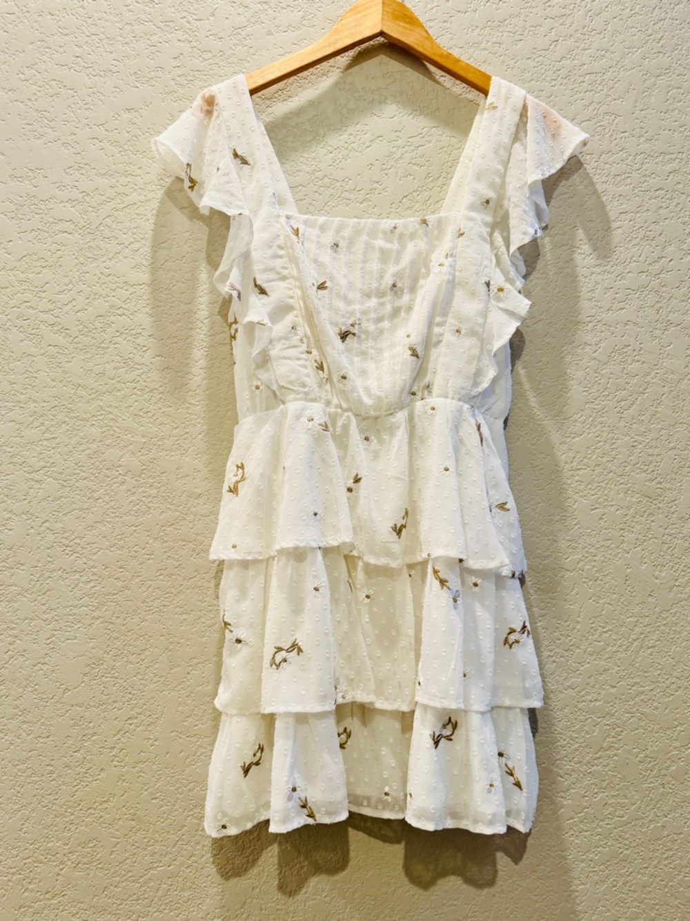 Adelyn Rae White Tiered Swiss Dot Floral Mini Dress